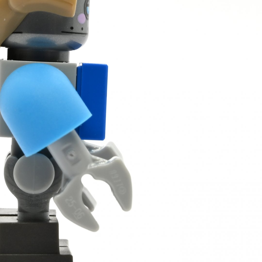 Fancy Pants (Protocol Bot) Lego Minifigures lego.minifigures.world